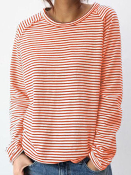 Casual oversized dames longsleeve shirt met ronde hals en maritiem streeppatroon, comfortabel en modieus.