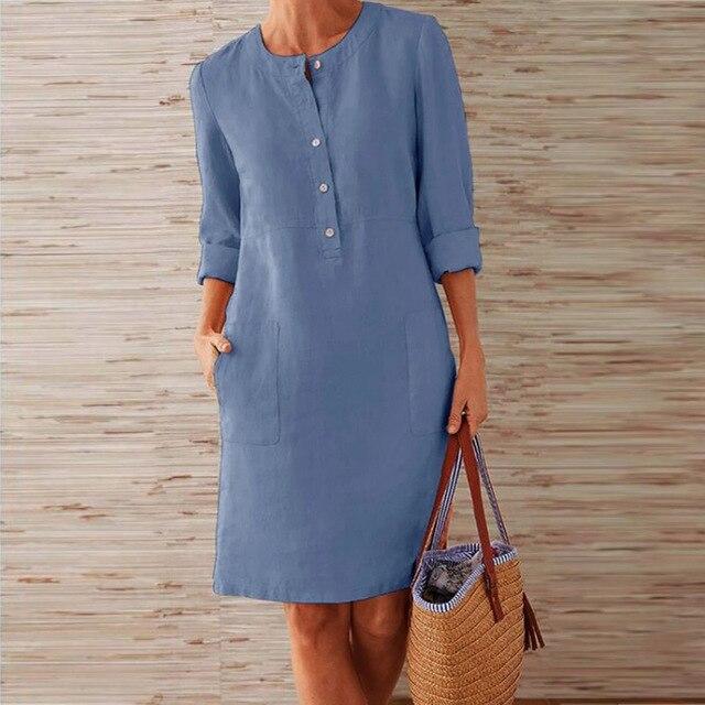 Dames zomerjurk met luchtige stof, comfortabel en veelzijdig. Elegante midi-jurk voor tijdloze zomerkleding.