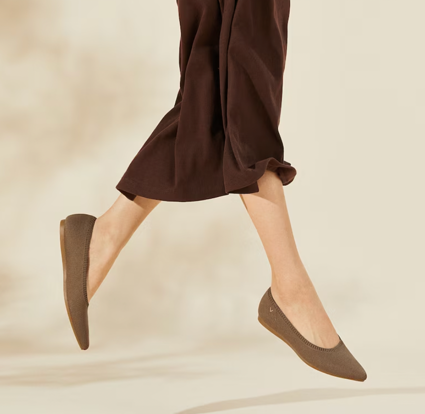 Beige Lunessa instap ballerina's, comfortabele platte zomerschoenen voor dames.