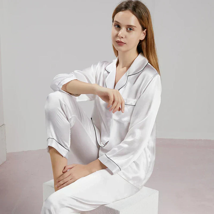 Hoogwaardige dames nachtkleding set, met luxe materialen voor duurzaam comfort.