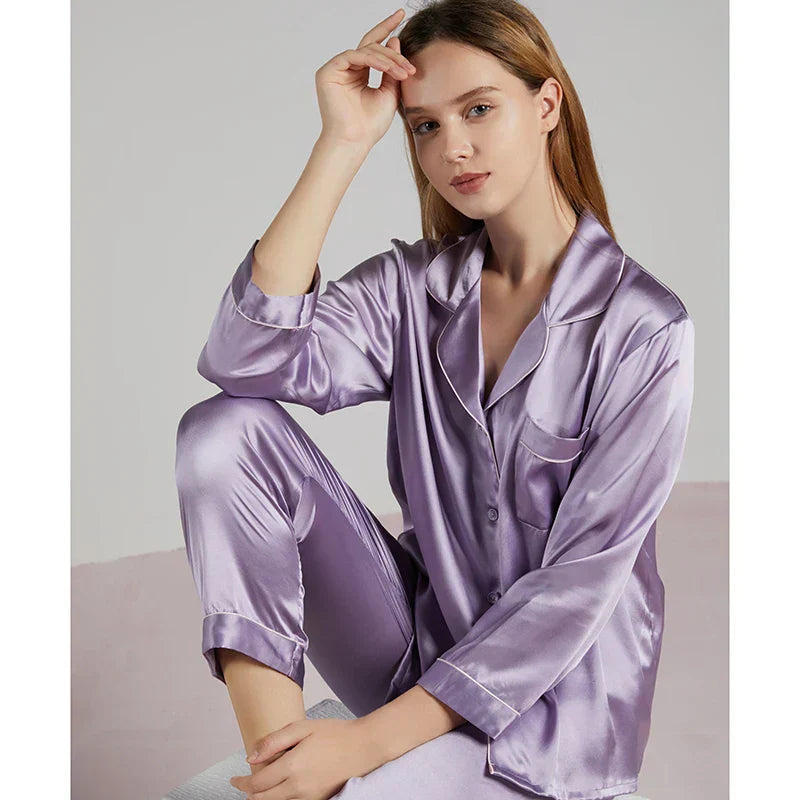 Ademende damespyjama set, ideaal voor comfortabele nachten het hele jaar door.