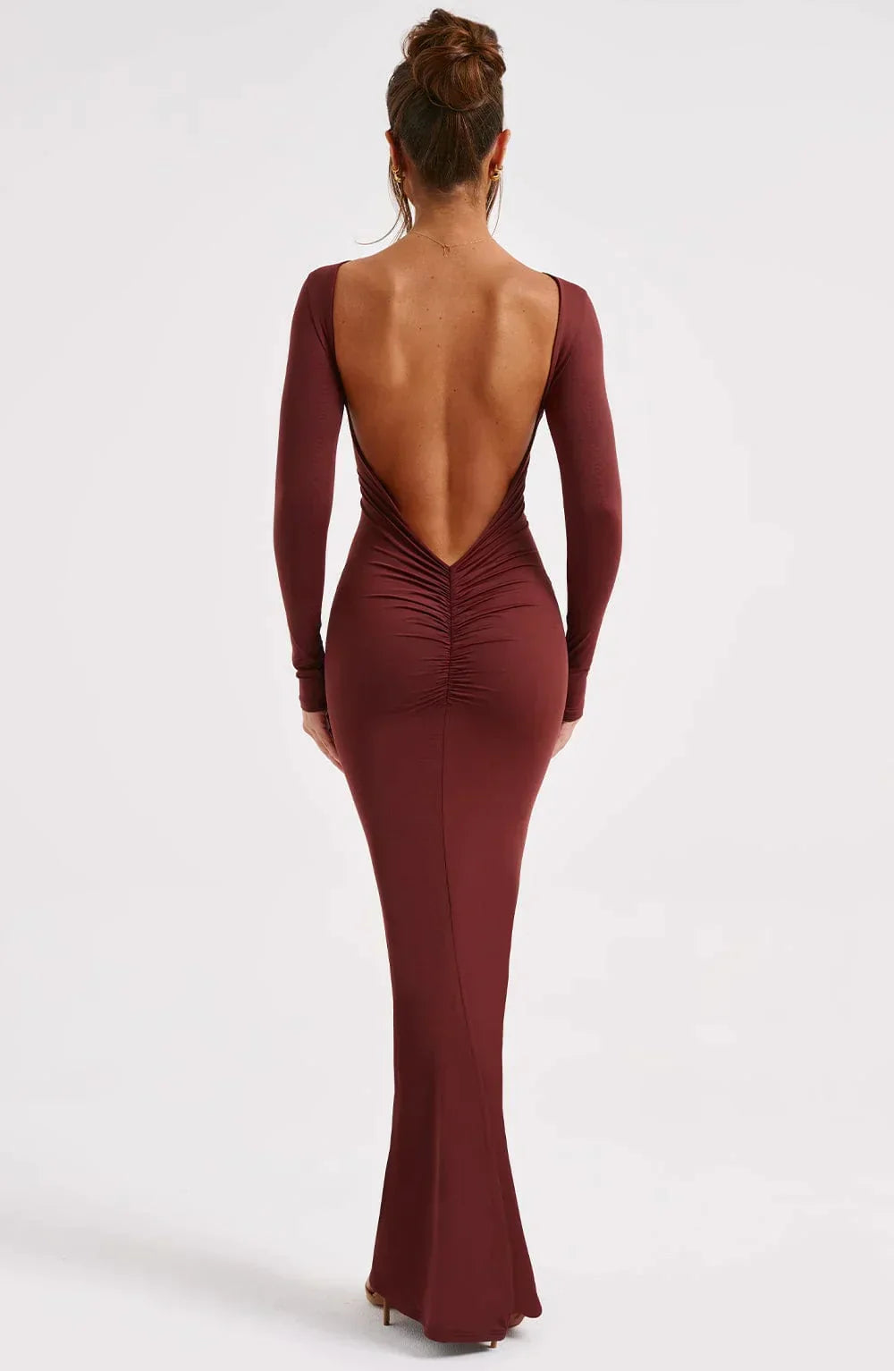 Zomerse dames maxi jurk, comfortabel en modieus met een verleidelijke open rug voor warme avonden.