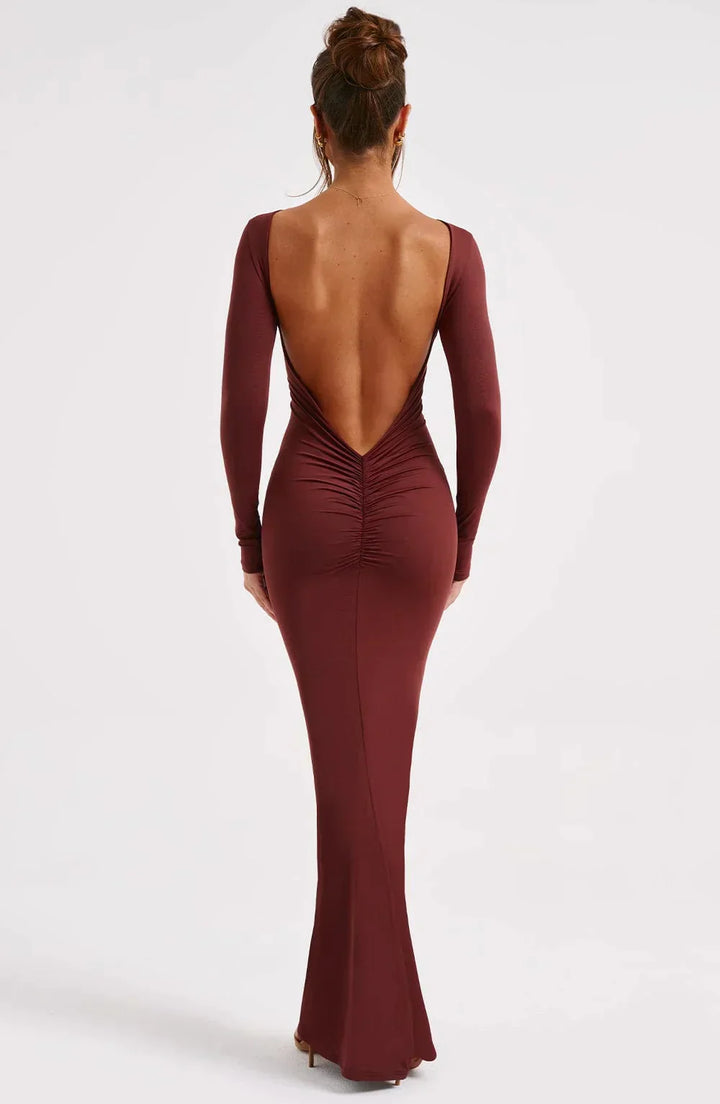 Zomerse dames maxi jurk, comfortabel en modieus met een verleidelijke open rug voor warme avonden.