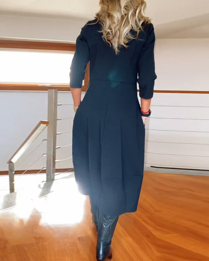 Moderne herfst/winter maxi jurk voor dames, met lange mouwen en klassieke ronde hals.