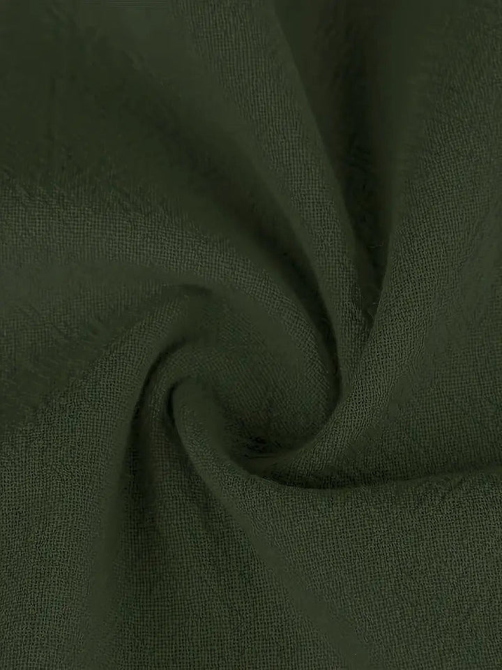 Comfortabele en veelzijdige dames midi jurk met korte mouwen, zakken en geplooide rok.
