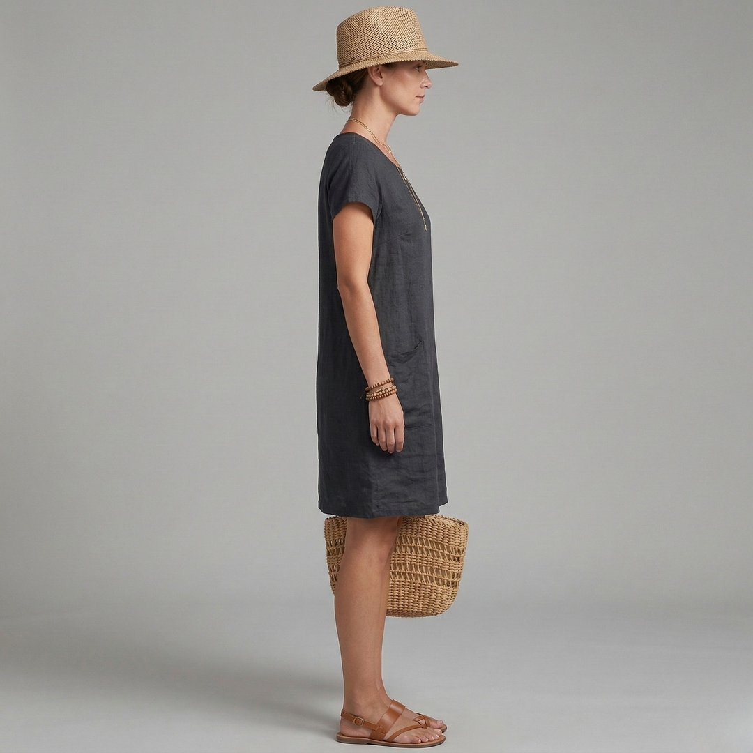 Stijlvolle casual dames jurk met korte mouw en ronde hals, perfect als zomerjurk met zakken.