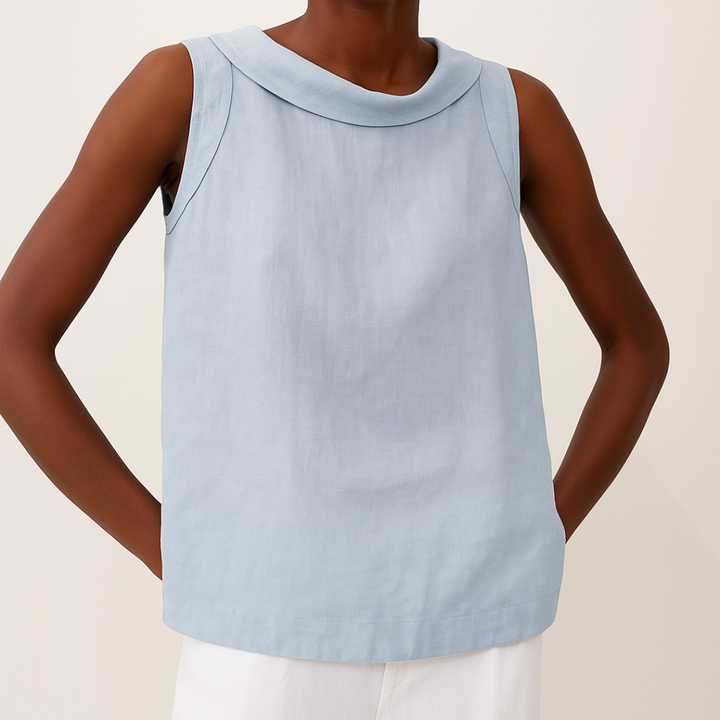Luchtige zomerse mouwloze blouse voor dames, met elegante rolkraag en rechte pasvorm.