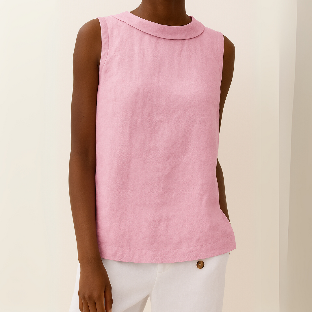 Casual chic mouwloze dames top met rolkraag; een comfortabele blouse met rechte pasvorm.