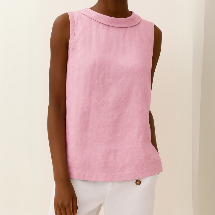 Casual chic mouwloze dames top met rolkraag; een comfortabele blouse met rechte pasvorm.