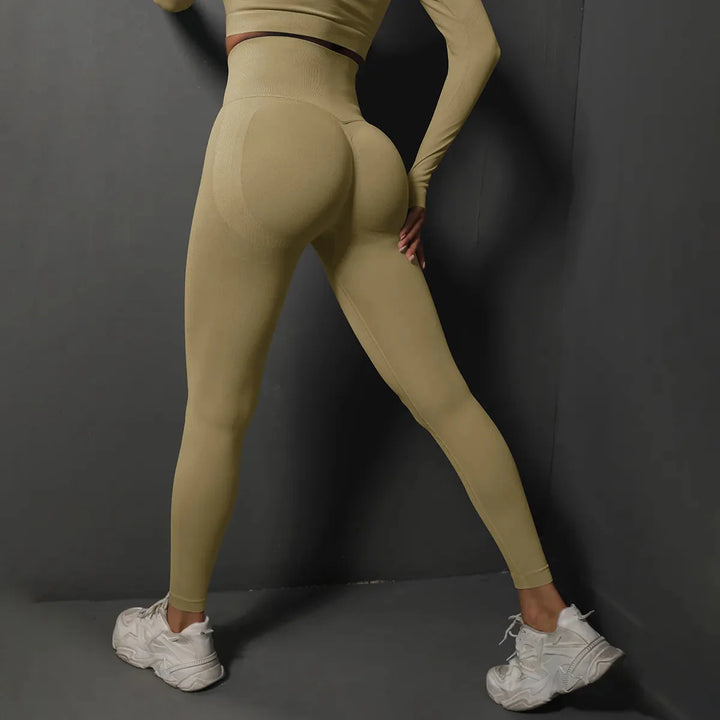 Dames gym legging naadloos, hoge taille en push-up. Optimaal comfort en ondersteuning tijdens sport.