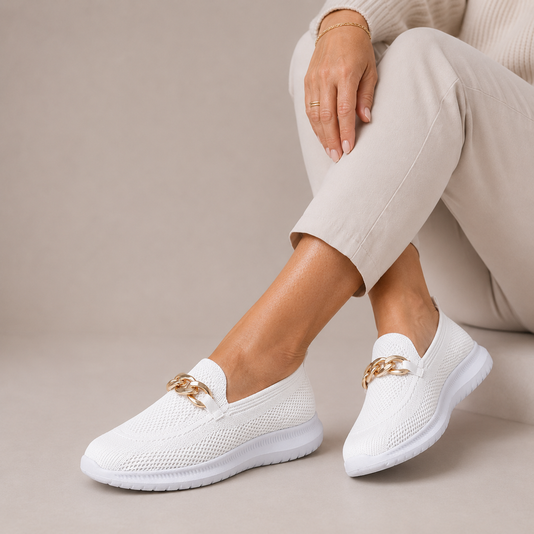Ademende zwarte orthopedische instappers voor dames, lichtgewicht en met optimale voetondersteuning.
