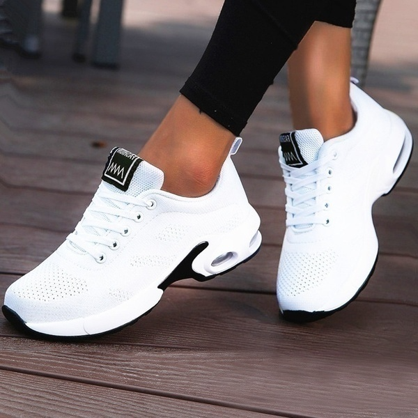 Comfortabele dames schoenen met voetondersteuning en schokabsorptie, ideaal voor pijnverlichting en gezonde voeten.