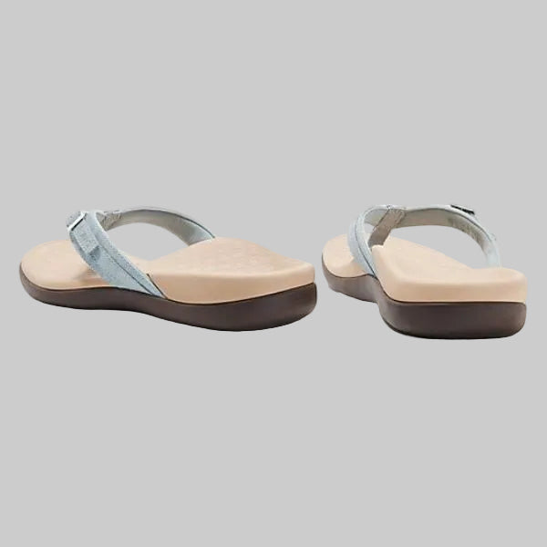 Ergonomische dames slipper met voetboogsteun, perfect voor actieve zomerwandelingen.