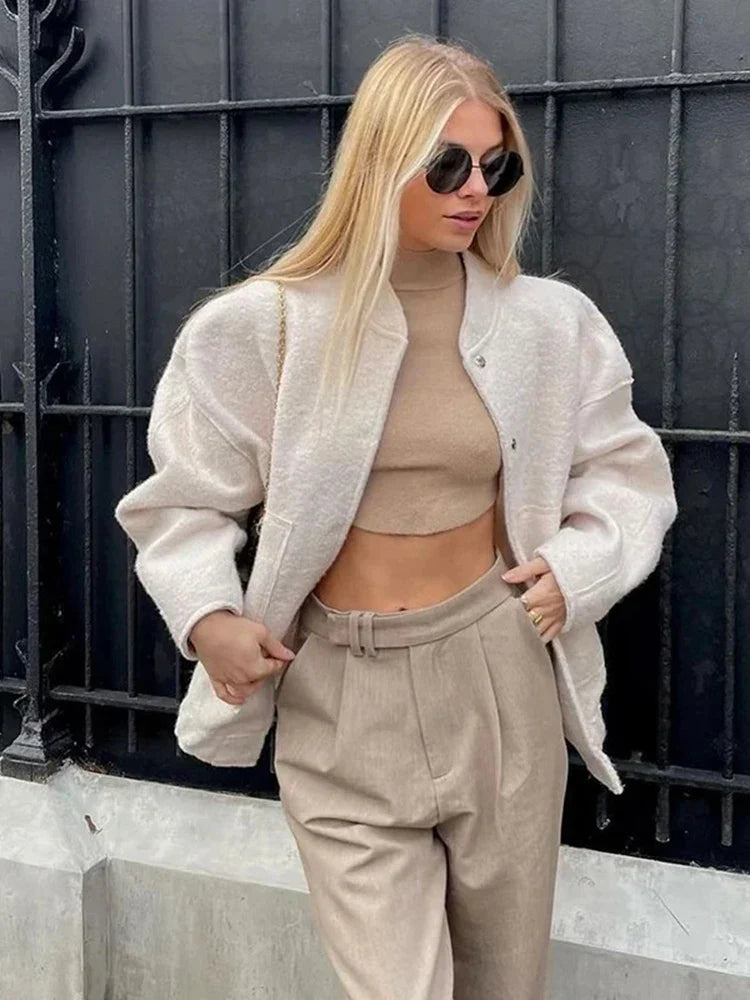 Comfortabel oversized dames bomberjack, ideaal als casual jas voor de herfst outfit.