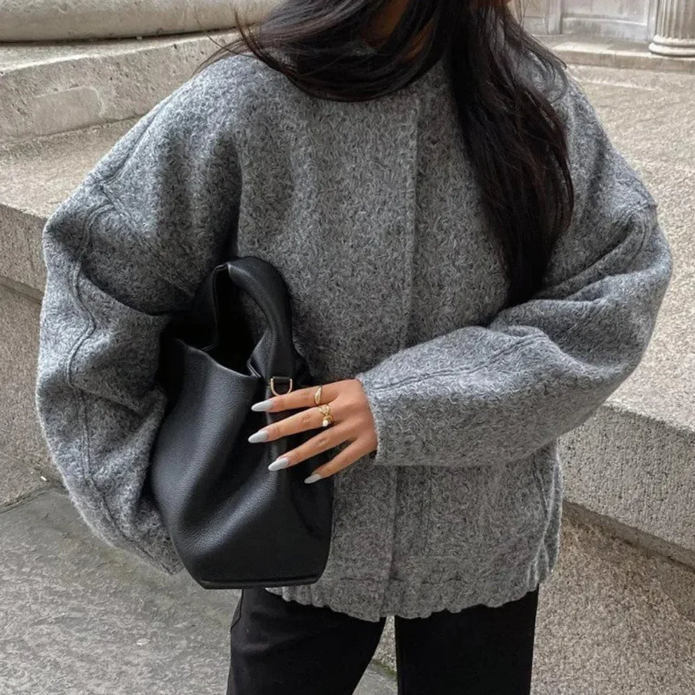 Dit comfortabele dames oversized bomberjack is de ultieme allround jas voor moderne mode.