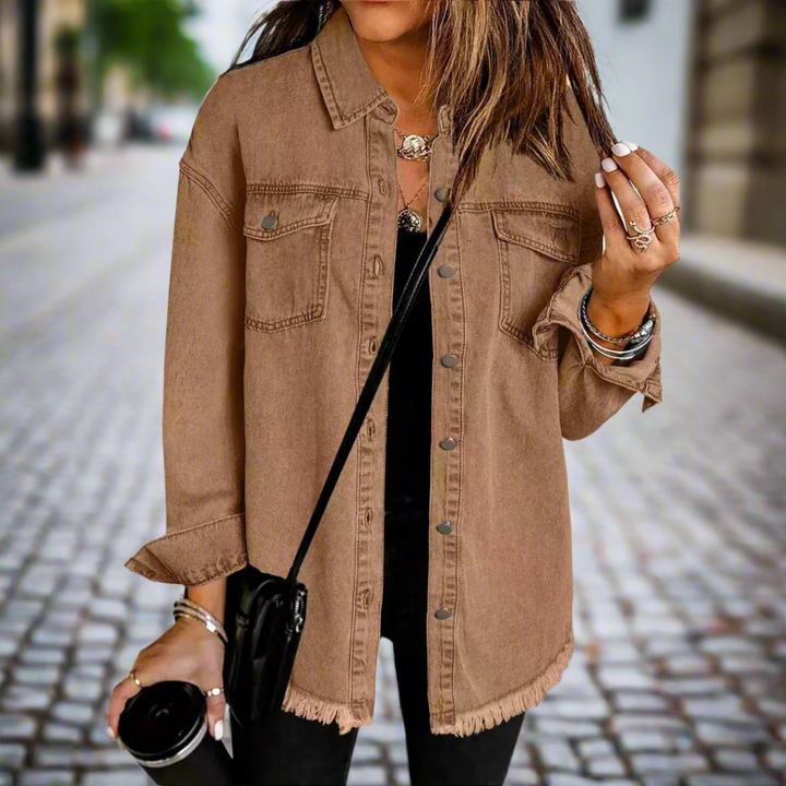 Trendy dames oversized jack, perfect als lente of herfst jas. Losse pasvorm en stijlvolle outerwear.