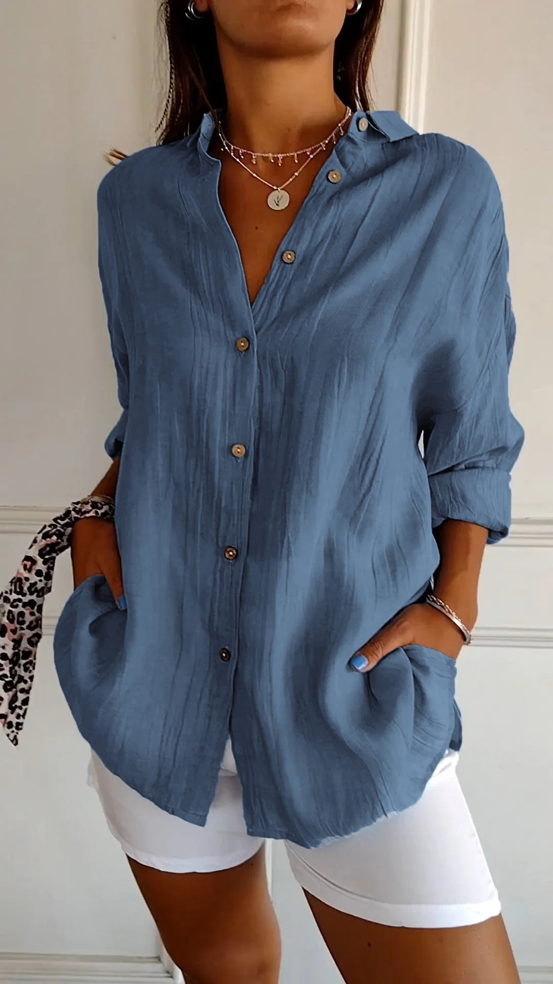 Comfortabel dames oversized shirt, lange mouwen, zijzakken. Must-have voor lentemode.