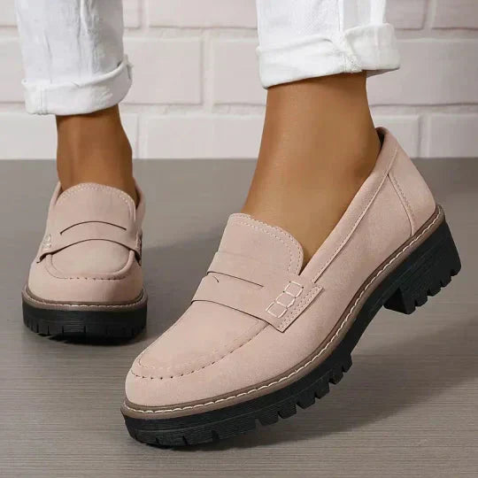 Elegante dames loafers met dikke zool, perfect voor een comfortabele maar stijlvolle look op het werk of vrij.