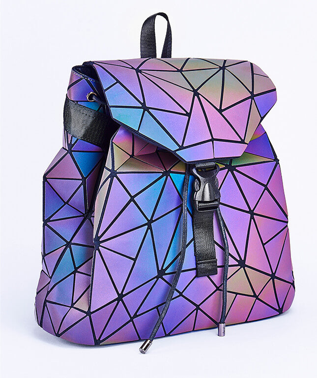 Unieke lichtgevende rugzak voor dames, met reflecterend geometrisch design en kleurverandering effect.
