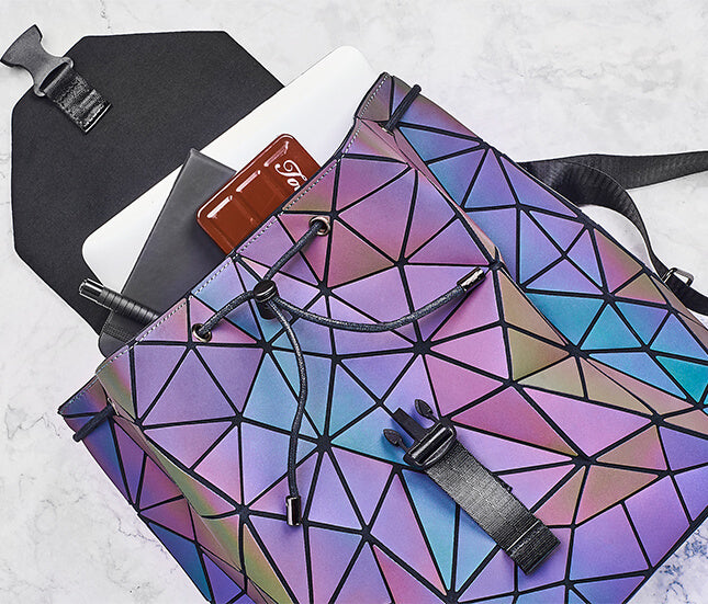 Waterdichte dames rugzak, reflecterend en geometrisch, ideaal als stijlvolle accessoire met kleurverandering.