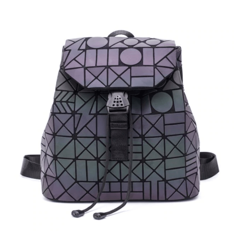 Vooraanzicht van de moderne dames rugzak met reflecterend geometrisch design en dynamische kleurverandering.