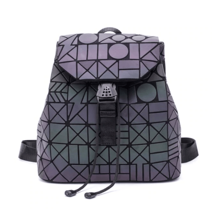Vooraanzicht van de moderne dames rugzak met reflecterend geometrisch design en dynamische kleurverandering.