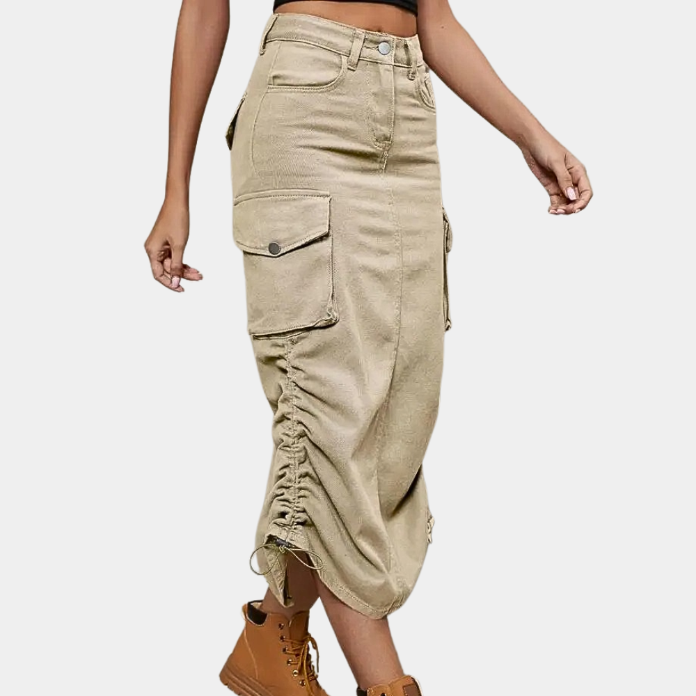 Trendy dames cargo rok met retro look. Midi model voor een stijlvolle, comfortabele outfit. Perfect voor lente mode.