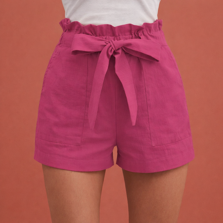 Elegante dames shorts met hoge taille en strikceintuur. Creëer een casual zomerse look.