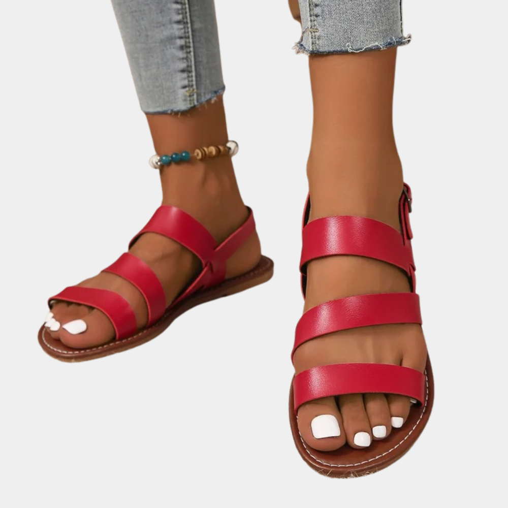 Zomerse dames slide sandalen, ontworpen voor comfort en stijl op het strand of bij het zwembad.