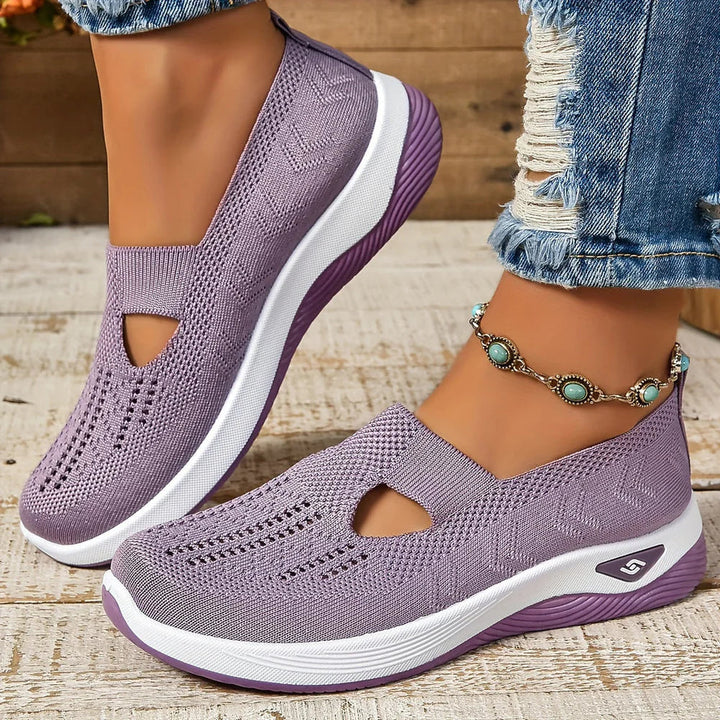 Dagelijkse dames instappers met slip-on design en ademende uitsparingen voor ultiem comfort.