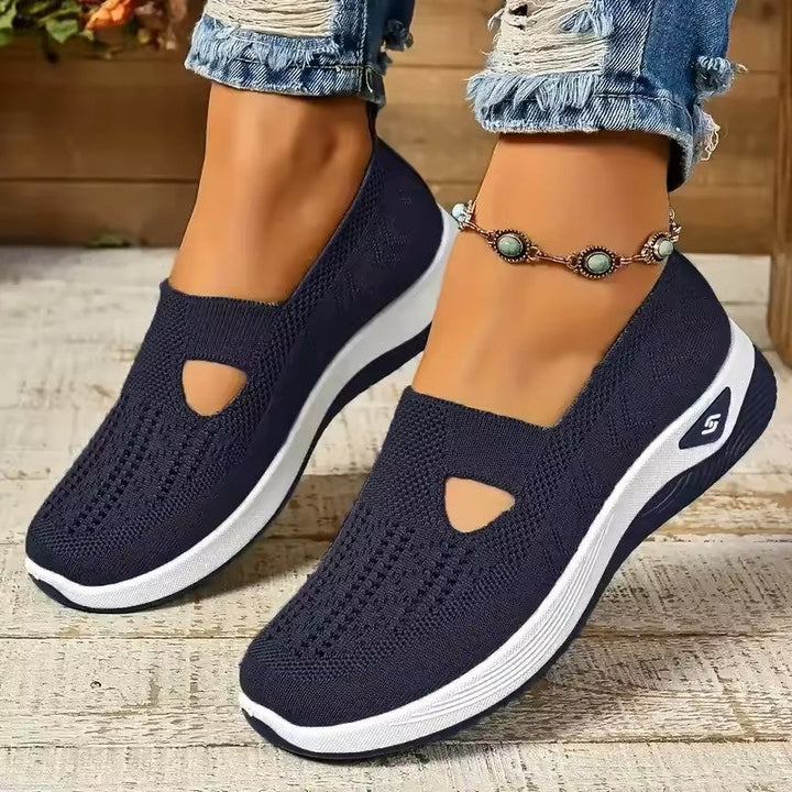 Dames instappers met een moderne uitstraling en een comfortabel slip-on design voor gemak.