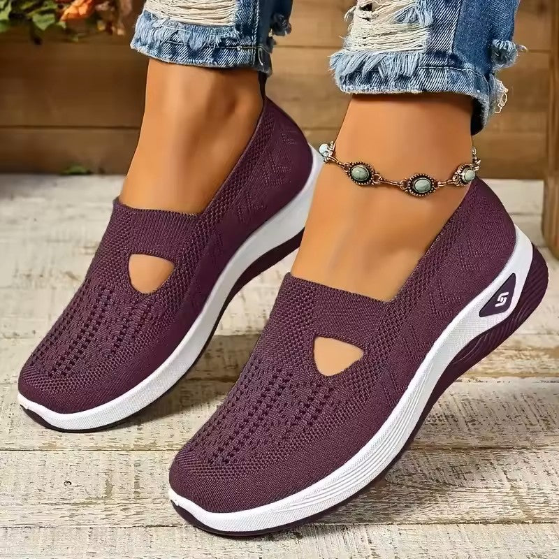 Comfortabele dames sneakers met uitsparingen, ideaal voor een actieve, stijlvolle levensstijl.