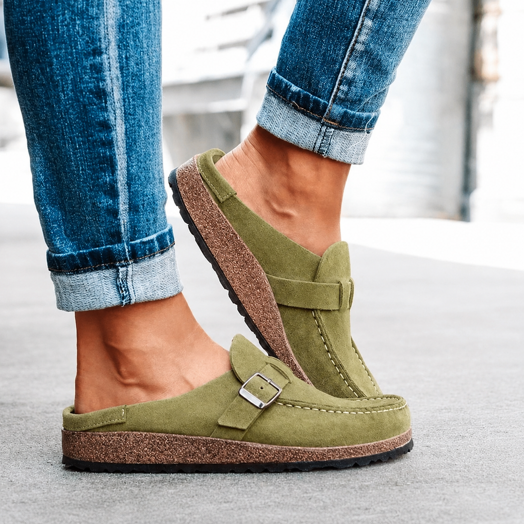 Trendy dames slippers met verstelbare gesp, een must-have voor zomerse casual mode.