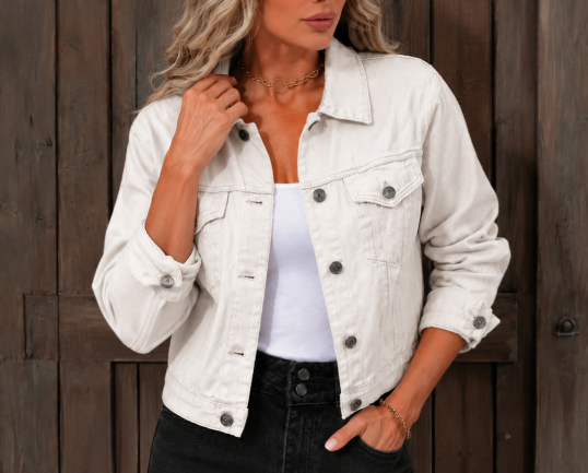 Casual-chic dames spijkerjack met korte mouw; een tijdloze denim aanvulling op je kleding.