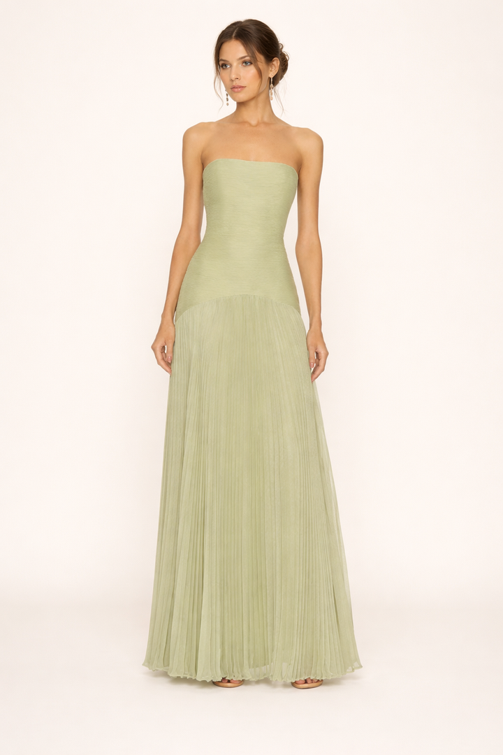 Dames strapless geplooide maxi jurk, ideaal voor zomerse dagen en elegante avonden. Perfecte zomerkleding.