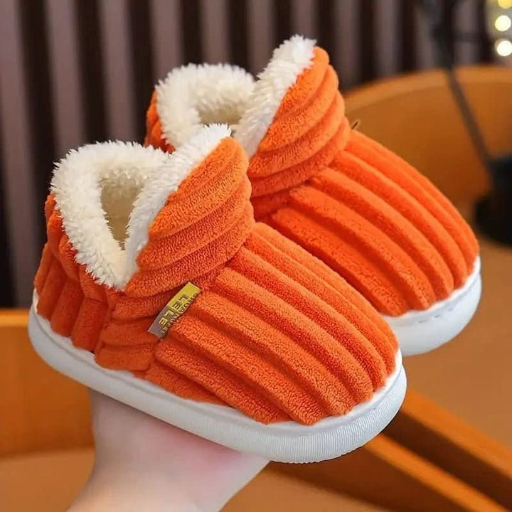Praktische thermische damespantoffels, bieden warmte en comfort voor dagelijks gebruik binnen.