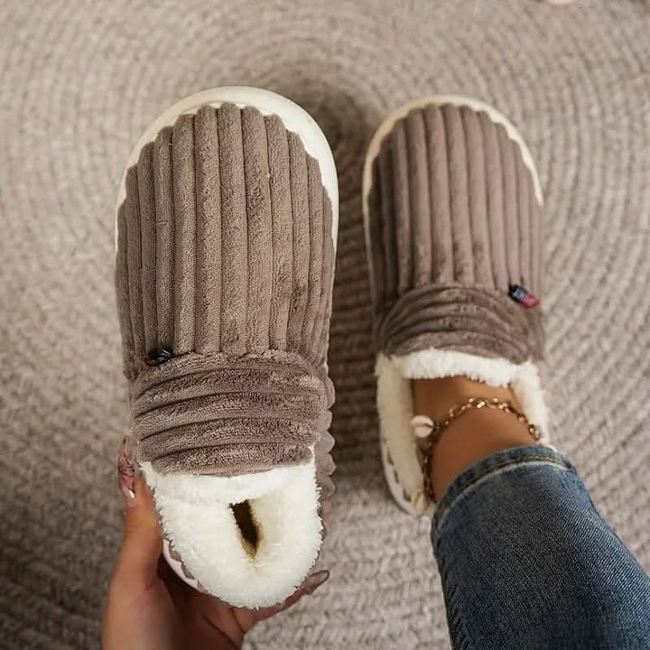 Trendy thermische damespantoffels, perfecte combinatie van warmte, comfort en stijl voor thuis.