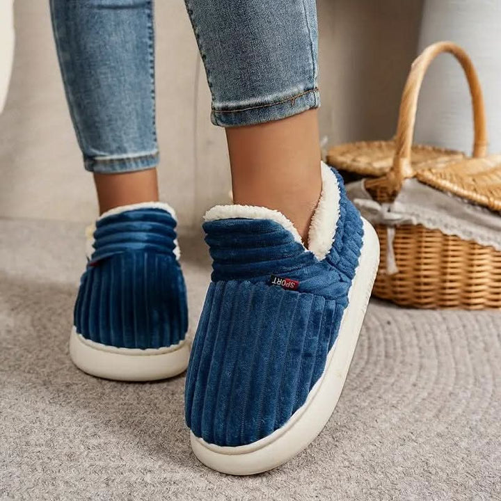 Heerlijk warme dames pantoffels met thermische isolatie. Comfortabele damesschoenen voor thuis.