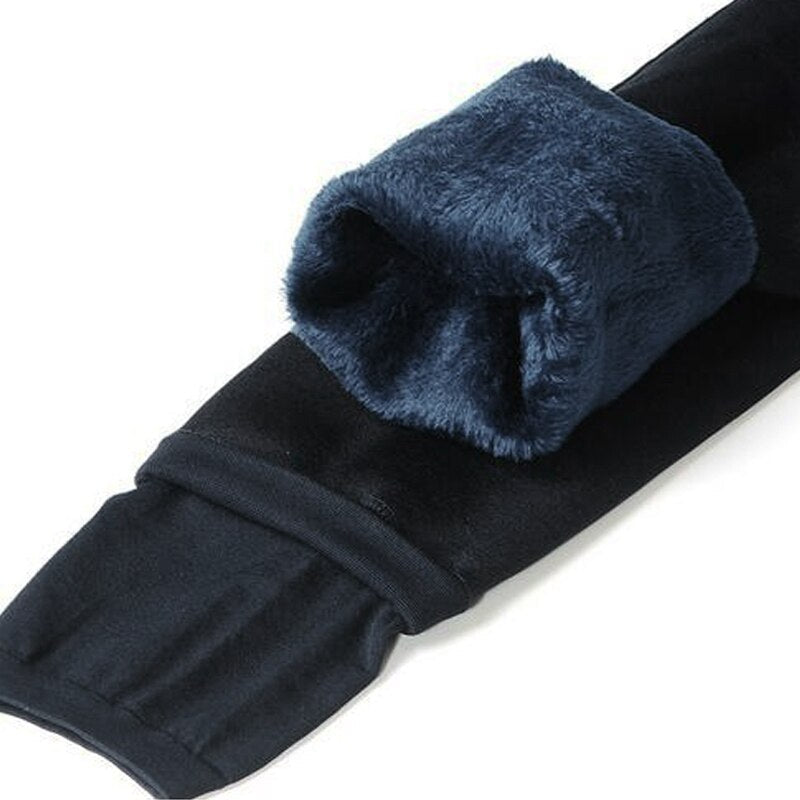 Deze dames thermo legging met warme voering en hoge taille is perfect tegen de winterkou.