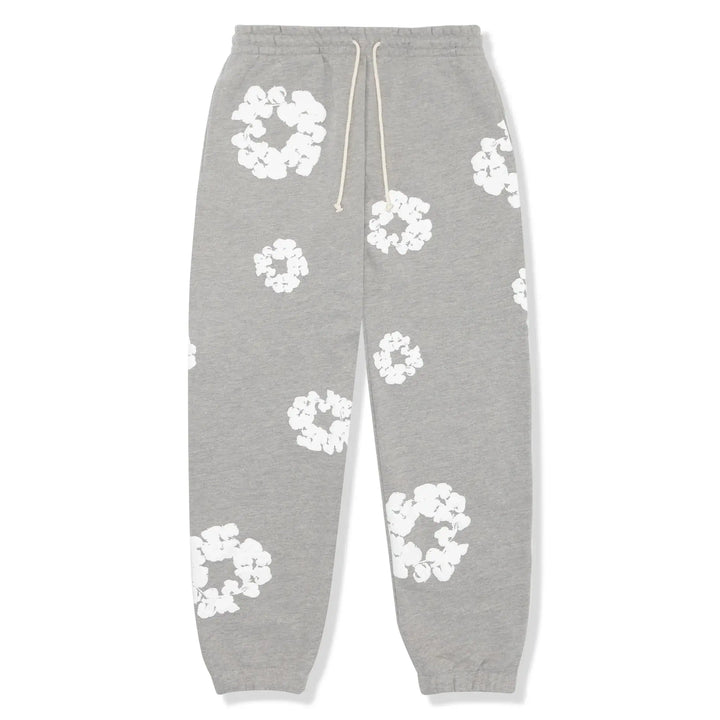 Dames trainingsset Selvianne, perfect voor ontspanning thuis of een casual dagje uit, met bloemen.