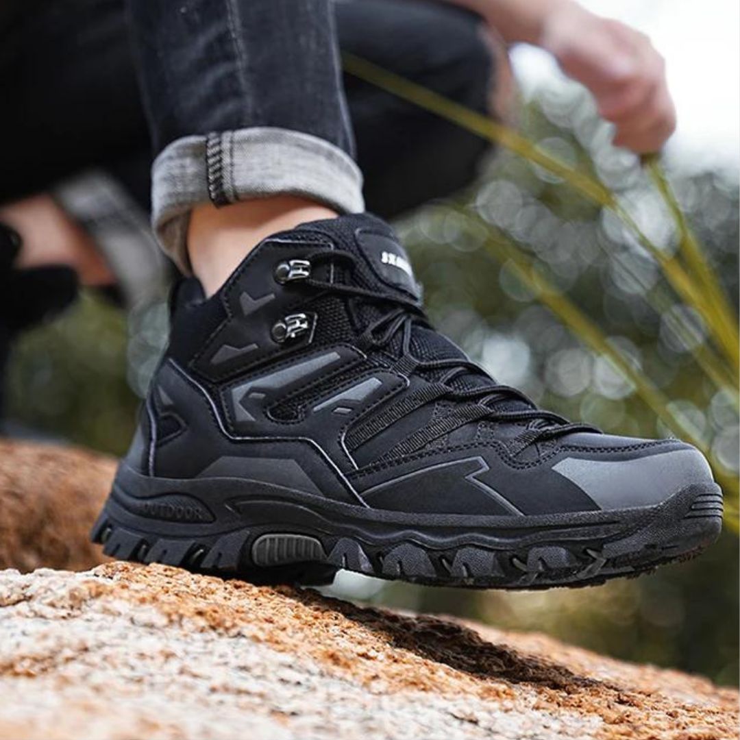 Dames trekkingschoenen, waterdicht, met ultieme grip voor avontuurlijke wandelingen.