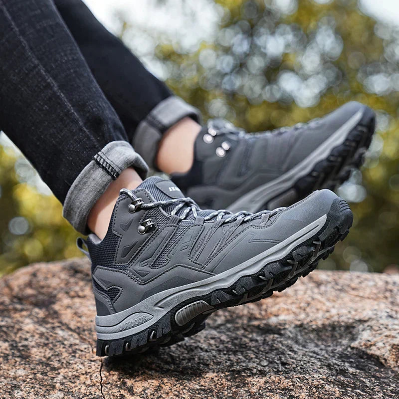 Comfortabele waterdichte dames outdoor schoenen met zachte binnenzool en grip.