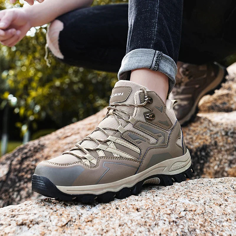 Outdoor dames schoenen, waterdicht, met superieure grip voor ruig terrein en modder.