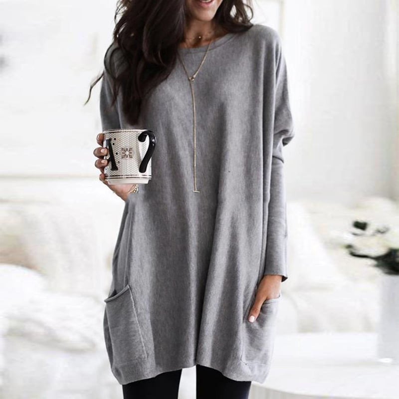 Dames trui met lange mouwen, losse pasvorm, ribboorden. Een essentieel stuk eigentijdse, comfortabele kleding.