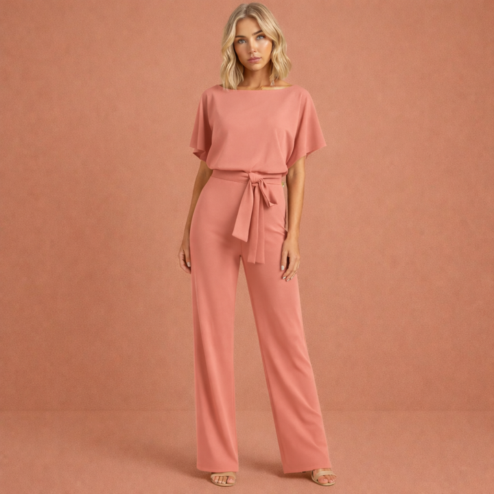 Dames tweedelige set met ceintuur. Elegant design, comfortabel voor lente en zomer. Verfijnde dameskleding.