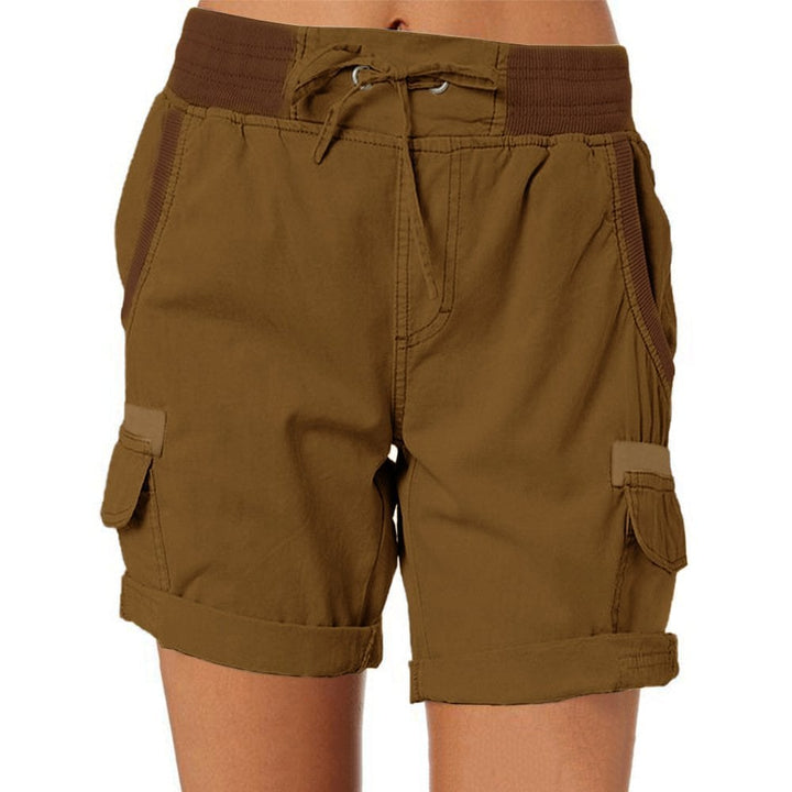 Detailweergave van dames utility shorts, stevige stof en afwerking voor duurzaamheid.