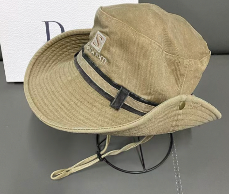 Praktische dames UV beschermingshoed voor de zomer. Biedt UPF50+ zonwering en is ademend en opvouwbaar.