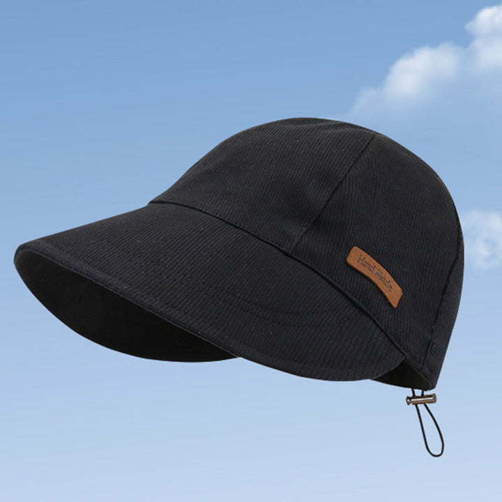 Dames accessoire: stijlvolle UV-beschermingshoed. Opvouwbare zonnehoed voor zomer en strand.