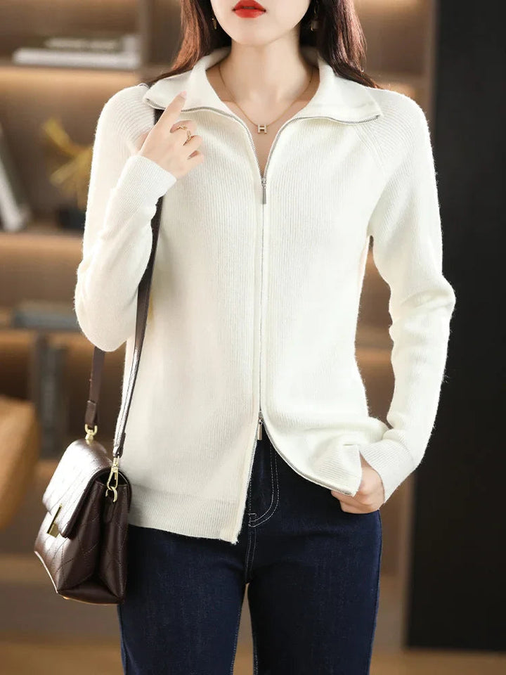 Damesmode: een elegant vest met dubbele rits en comfortabele pasvorm, ideaal voor kantoor of thuis.