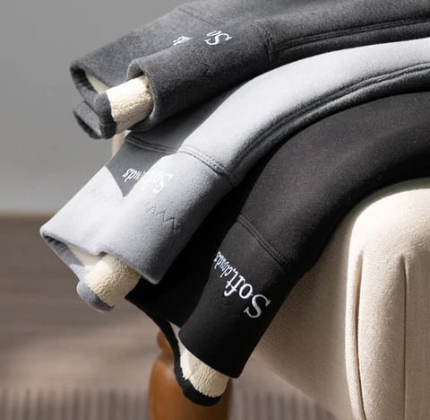 Zwarte dames thermo leggings. Stijlvolle warme stretch leggings voor optimale comfort in de winter.